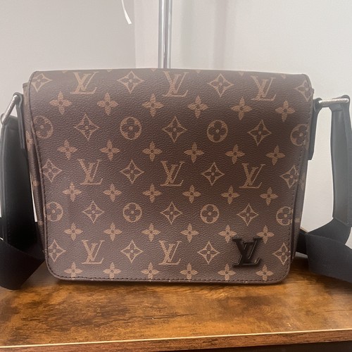 Louis vuitton monogram - louis,
