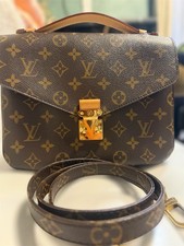 Louis Vuitton Pochette Métis